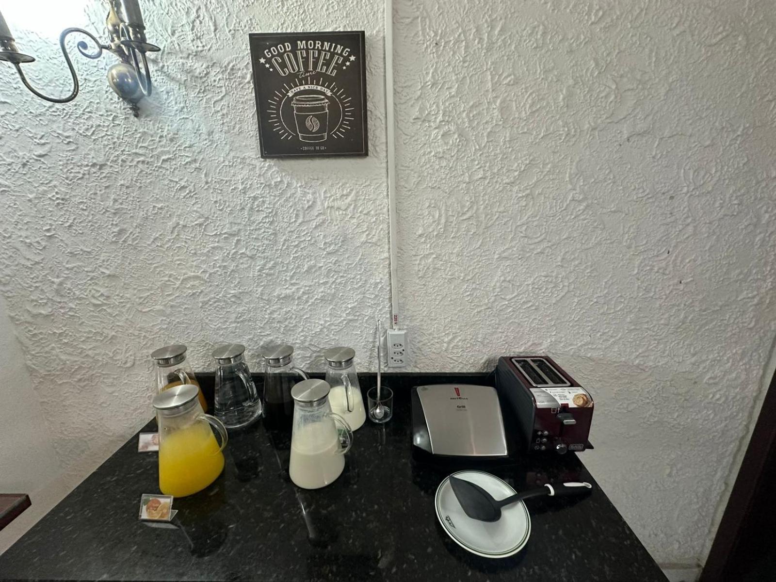 Hotel Modena - เซาโจเซดอสกัมปอส ภายนอก รูปภาพ