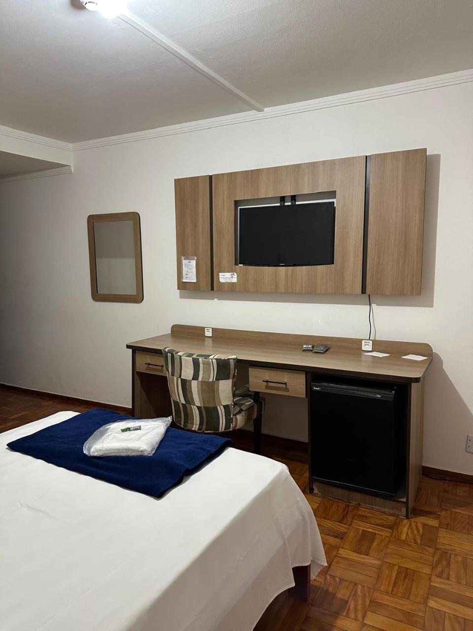 Hotel Modena - เซาโจเซดอสกัมปอส ภายนอก รูปภาพ