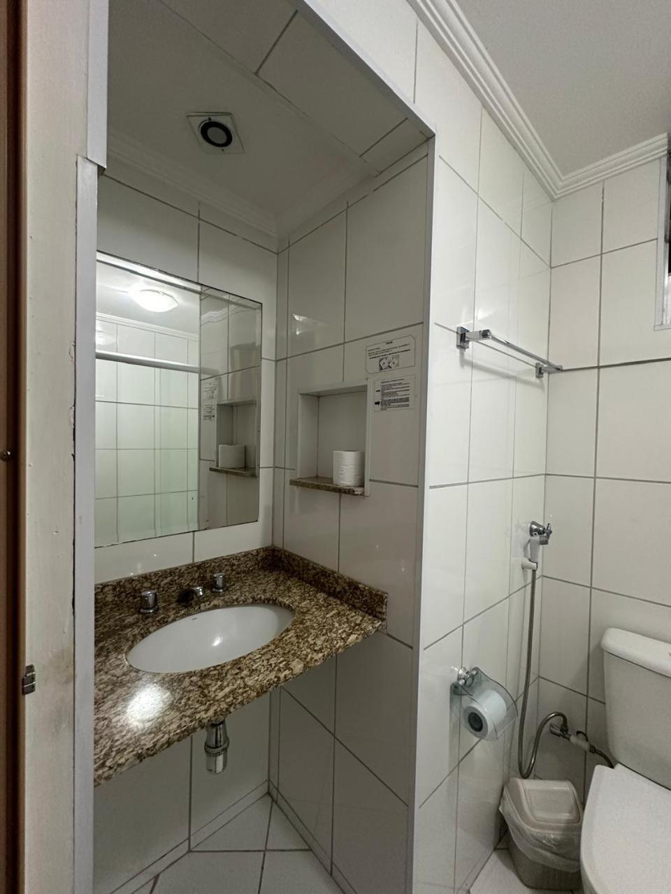 Hotel Modena - เซาโจเซดอสกัมปอส ภายนอก รูปภาพ
