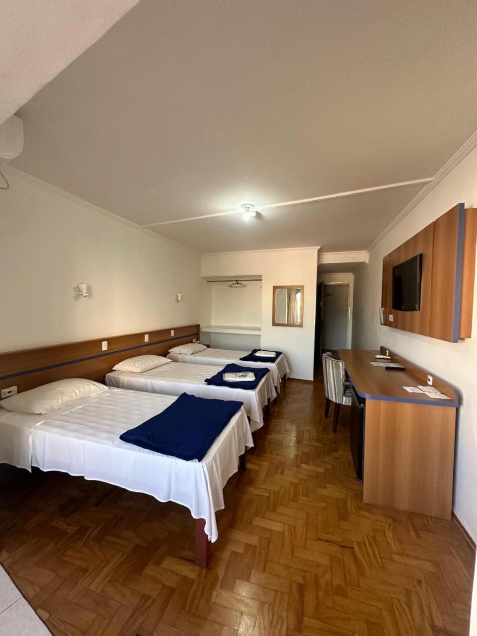 Hotel Modena - เซาโจเซดอสกัมปอส ภายนอก รูปภาพ